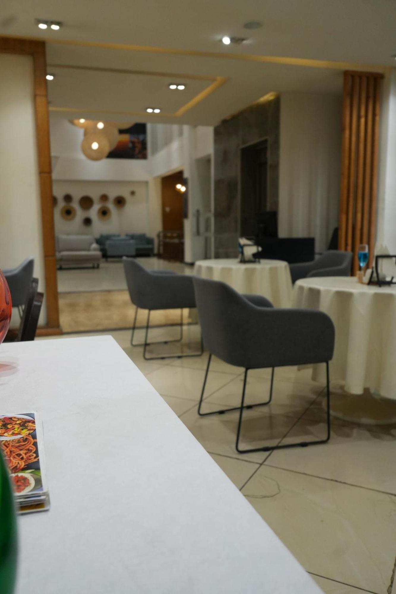 Mazeki Addis Boutique Hotel Exterior foto